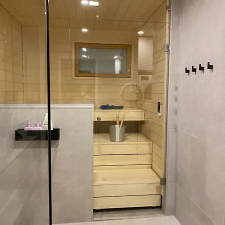 Arctic Riverside Design Apartment Ροβανιέμι